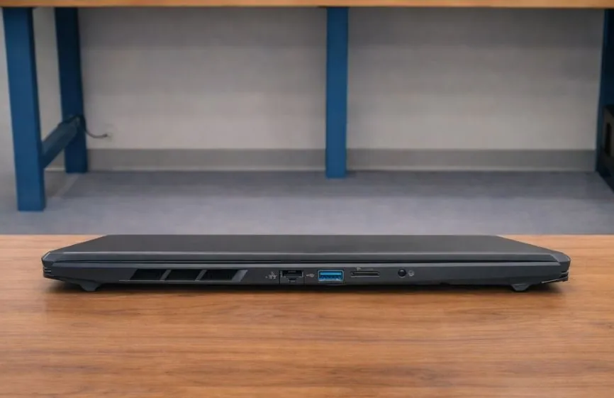 7 Best Laptops for Blender in 2026 23 Right side connectivity ports of Acer Nitro V 16S AI gaming laptop