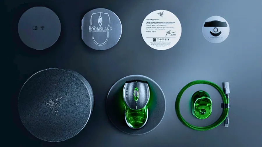 Razer Boomslang 20th Anniversary packaging and accessories