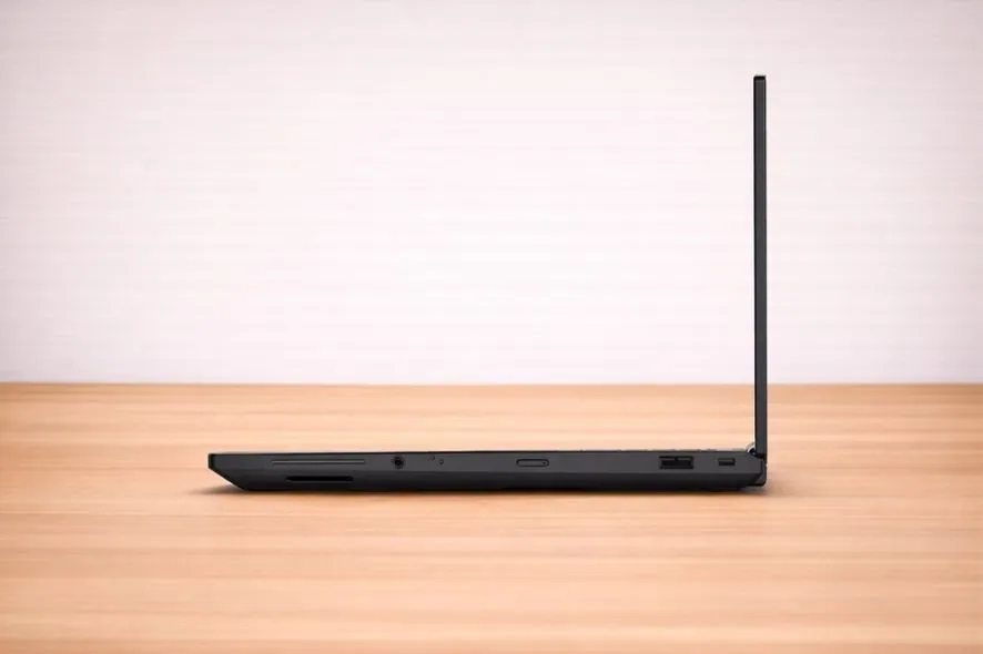 Lenovo ThinkPad T16g Gen 3 right side view slim chassis