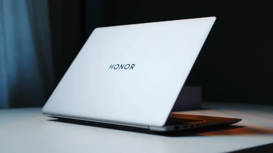 Honor MagicBook Pro 14 2026 rear design with slim metal body