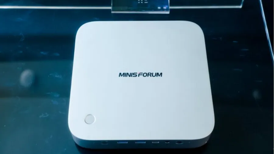 Minisforum MS-03 mini workstation front ports and power button