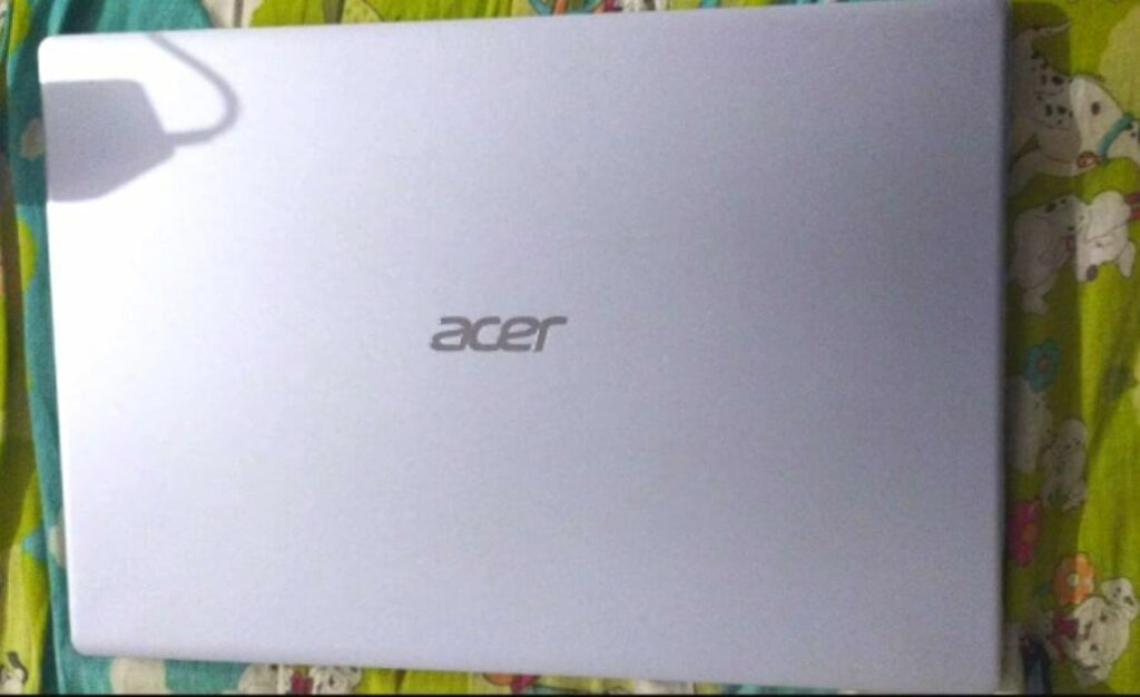 Acer Aspire 5 2022 top View