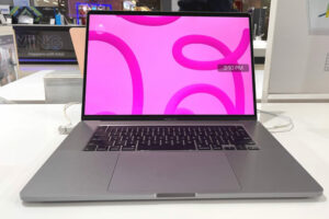 Apple-MacBook-Pro-2