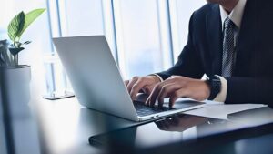 Best Laptops for Law Students & Lawyers
