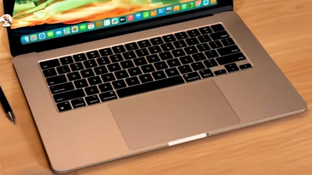 Apple MackBook Air M2 Keyboard and Touchpad