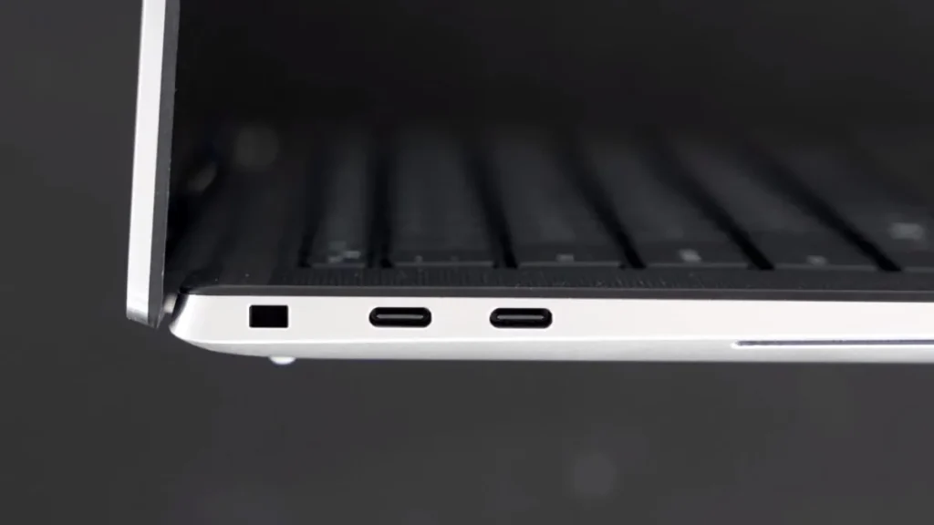 Dell XPS 15 Port Right