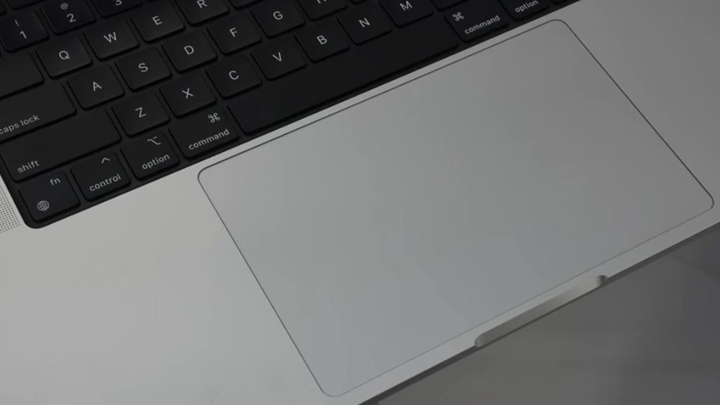 Apple MacBook pro m4 max 16 trackpad.webp