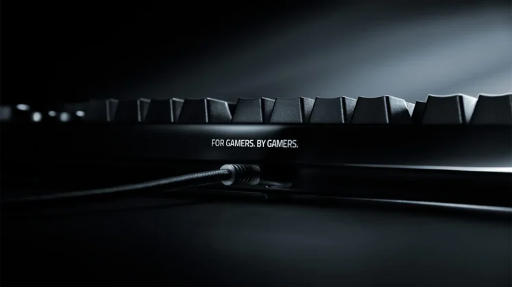 Side profile of Razer Huntsman Signature Edition showing aluminum body and USB-C cable